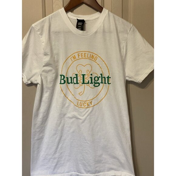 Bud Light White Short Sleeve T-Shirt Men's Medium I'm Feeling Lucky Hanes Tee - Picture 3 of 5